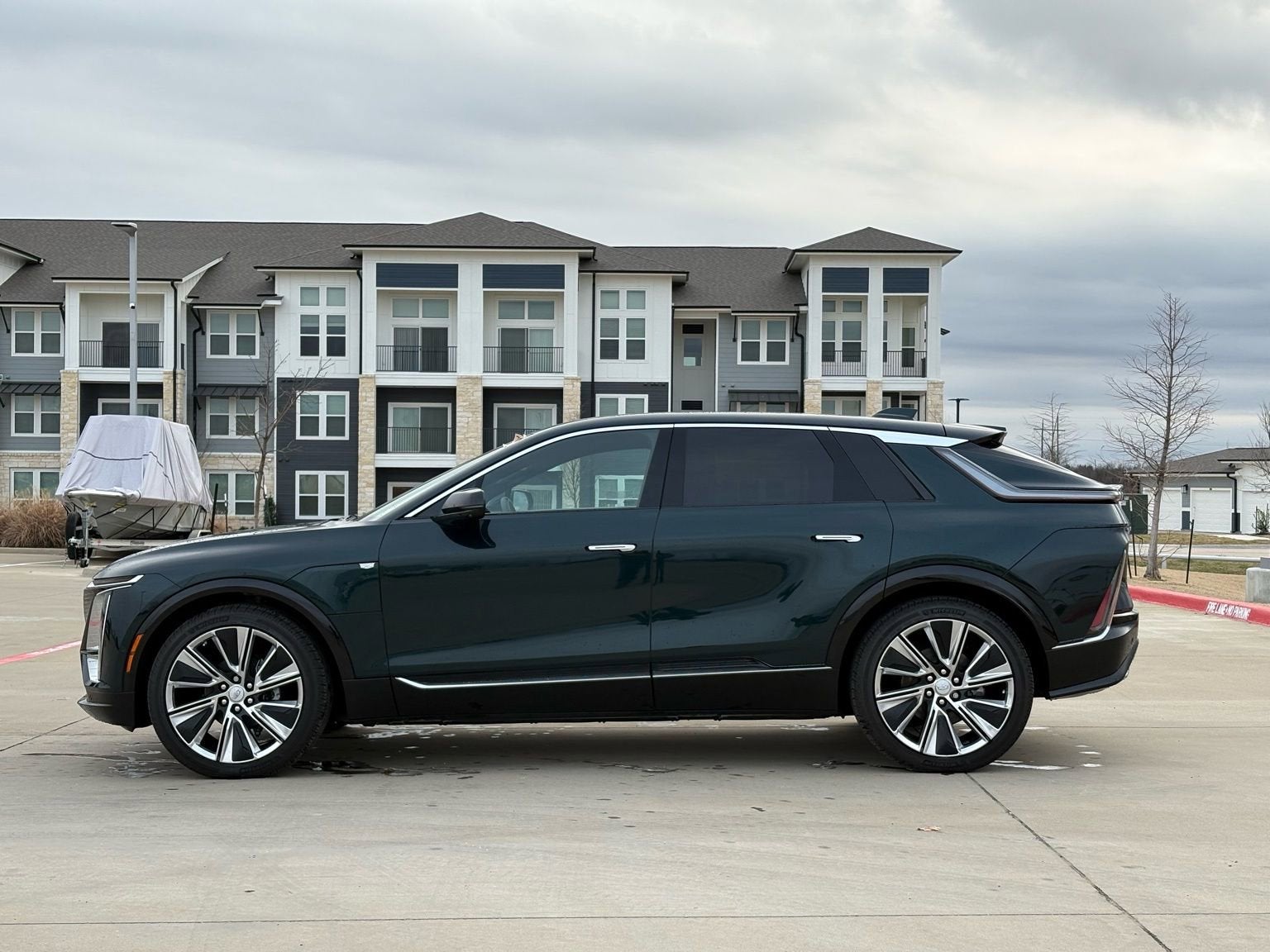 2024 Cadillac LYRIQ Luxury 3