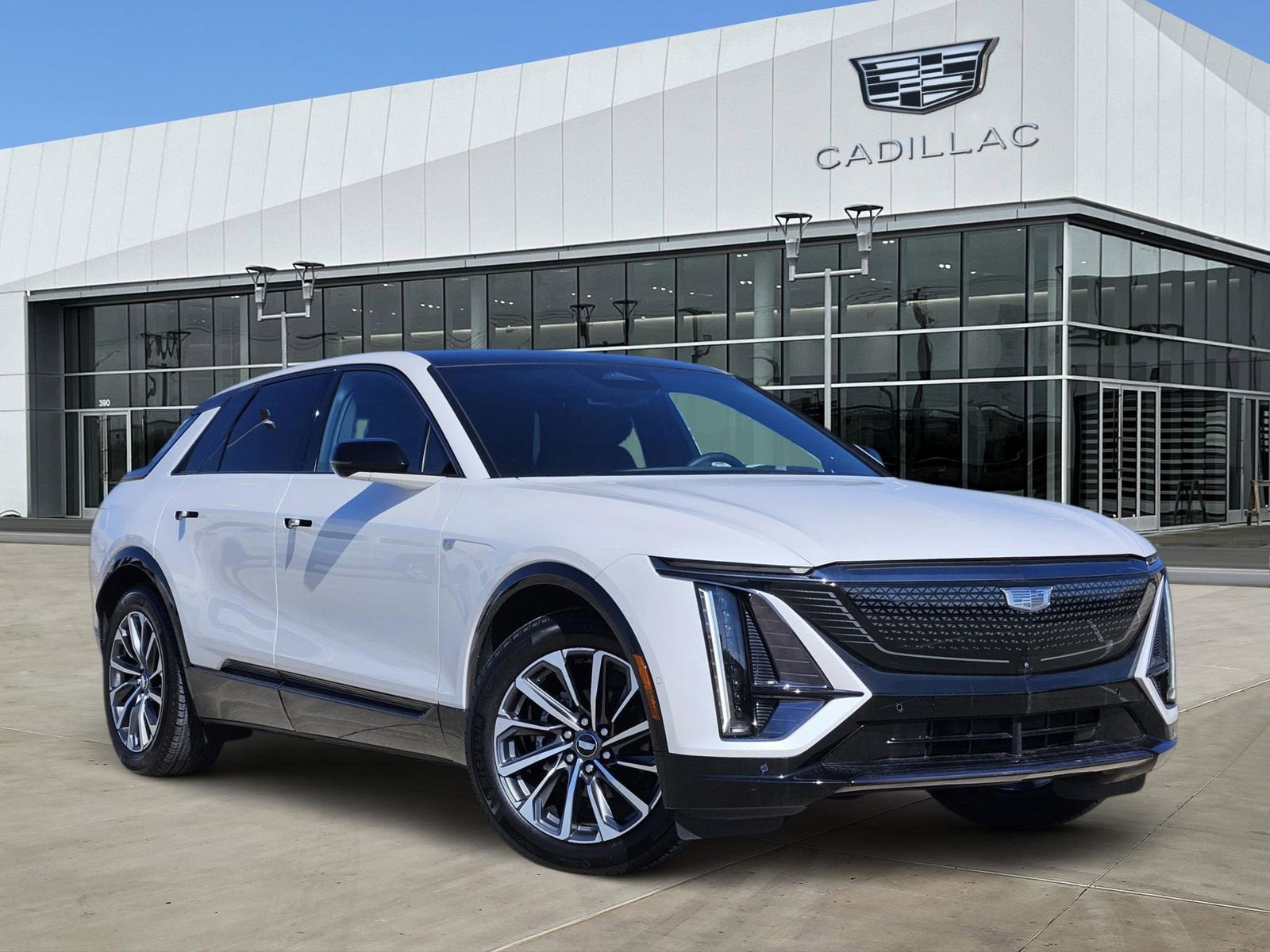2024 Cadillac LYRIQ Sport 2