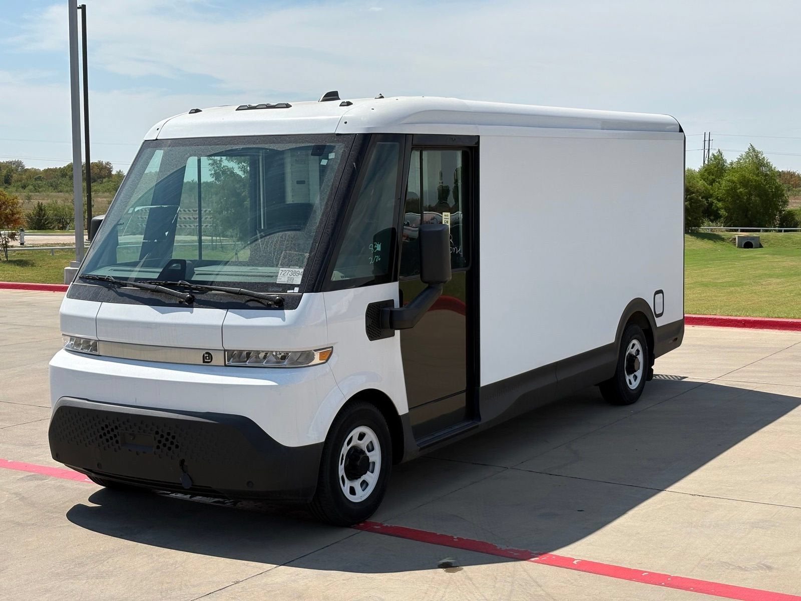2024 BrightDrop Zevo 600 EJY
