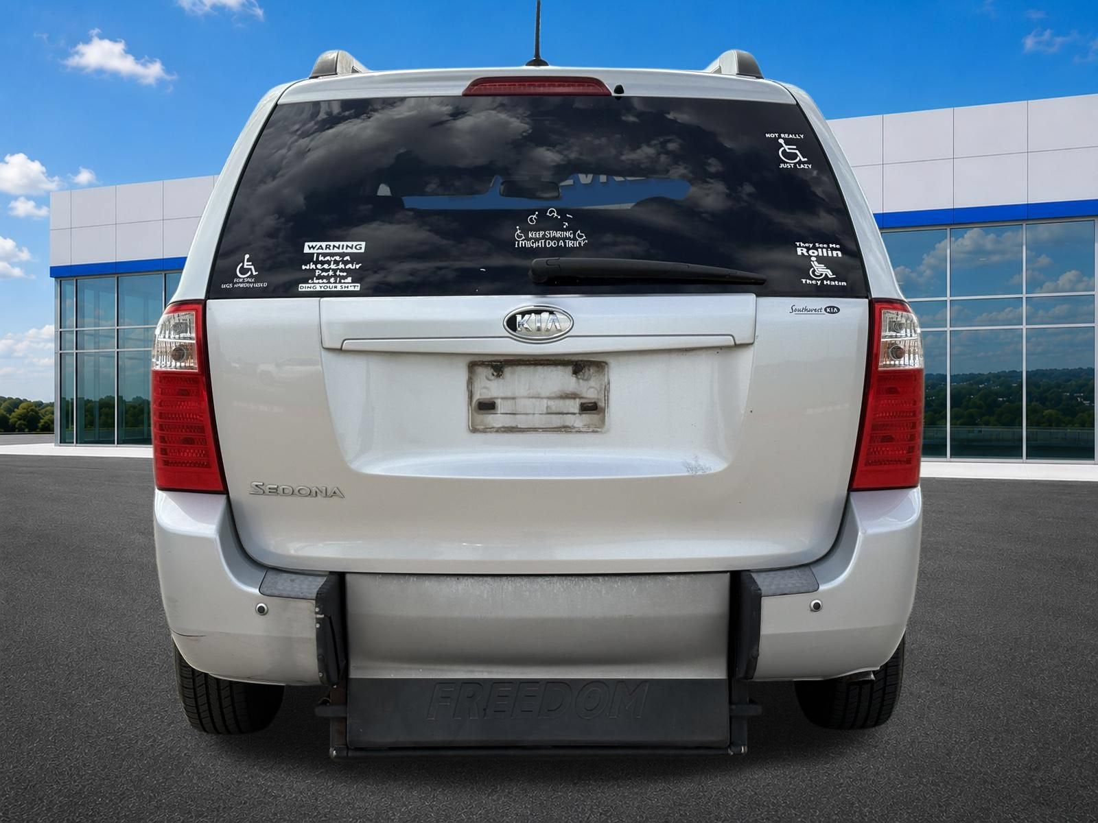 2010 Kia Sedona LX