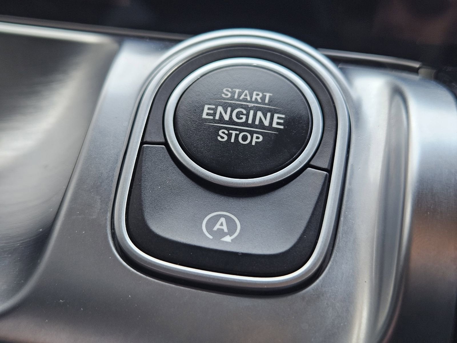 2025 Mercedes-Benz GLB 250 4MATIC®