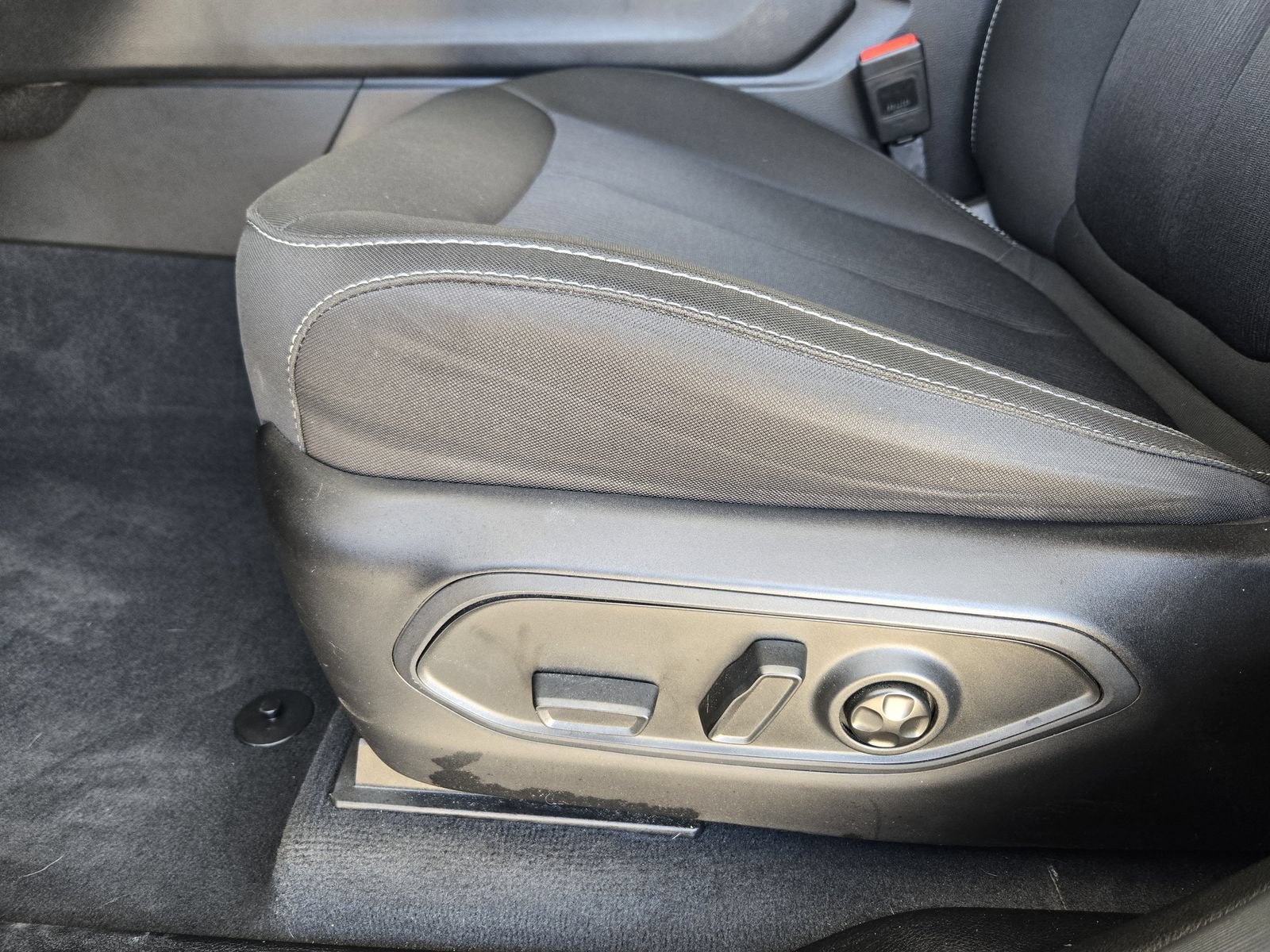 2025 Jeep Grand Cherokee L Laredo X 4x2