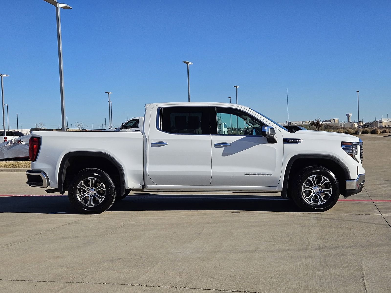 2024 GMC Sierra 1500 SLT