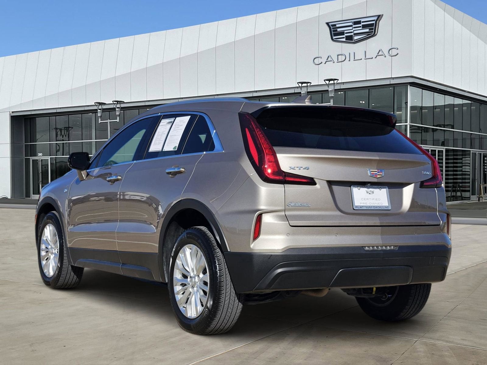 2024 Cadillac XT4 Luxury
