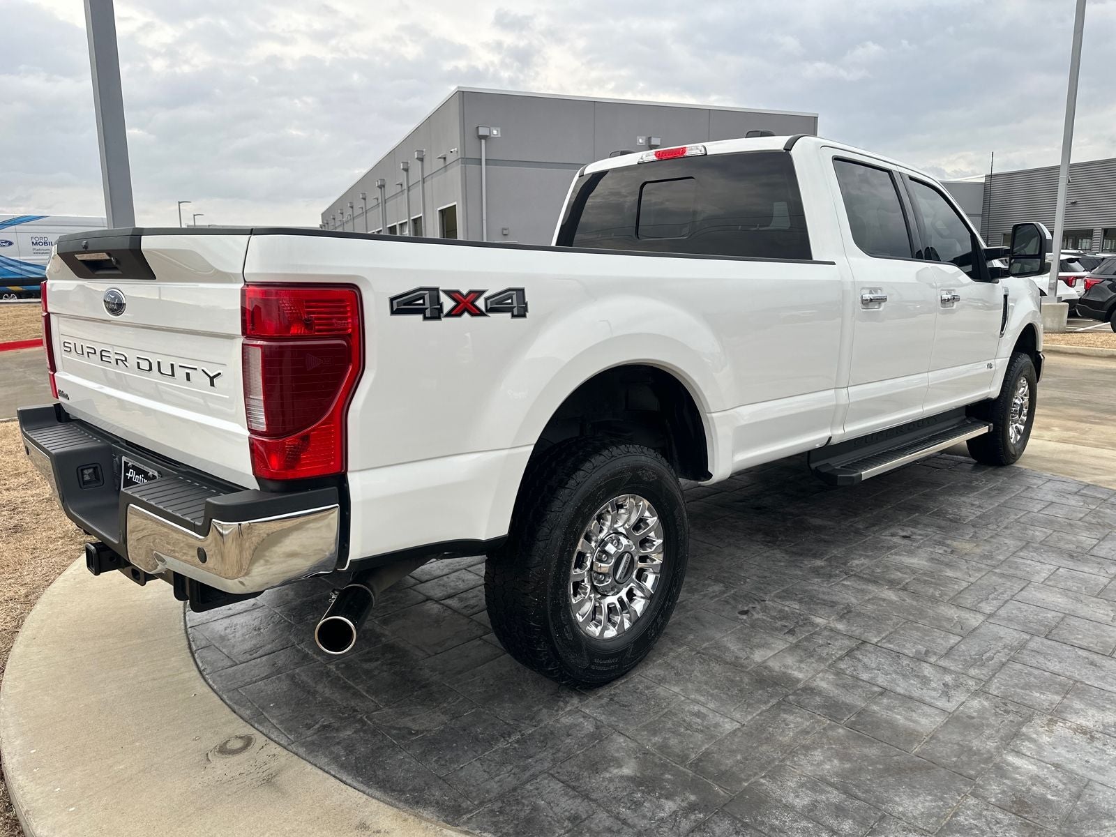 2022 Ford F-350SD Lariat