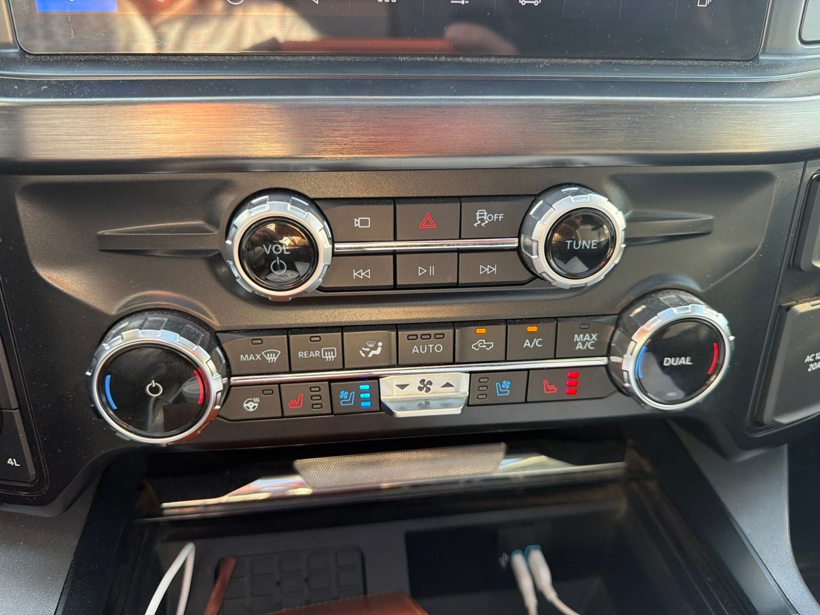 2025 Ford F-350SD Lariat DRW