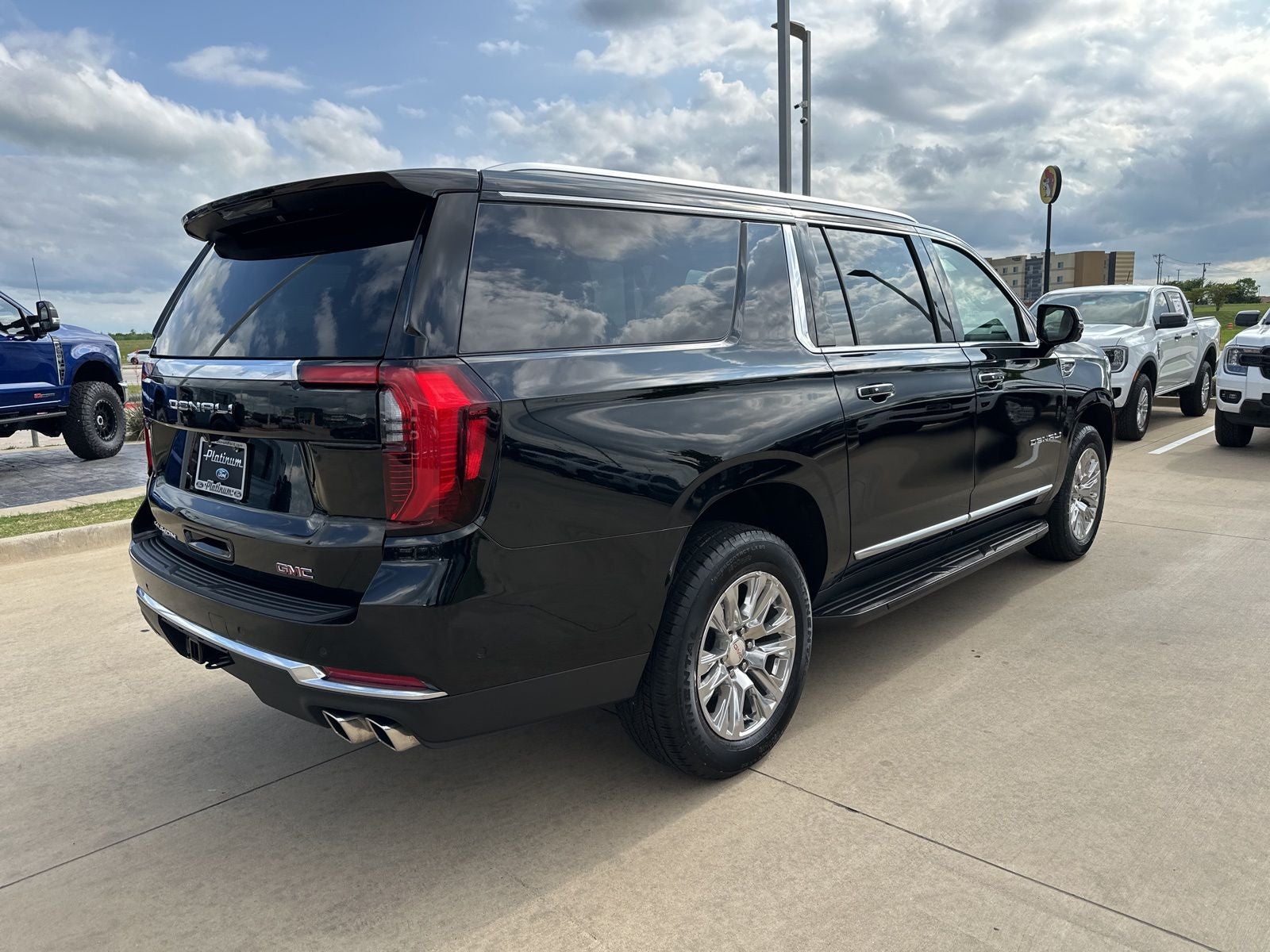 2025 GMC Yukon XL Denali