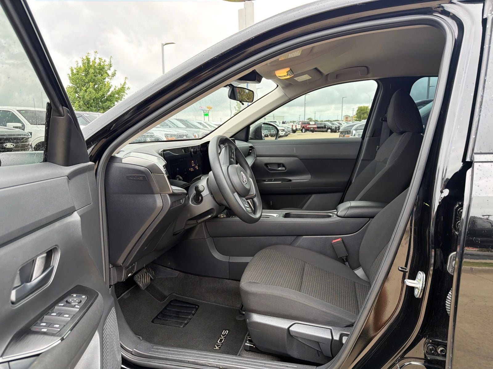 2025 Nissan Kicks S