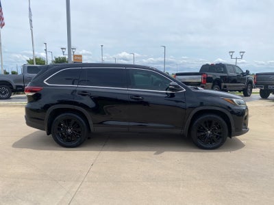 2019 Toyota Highlander SE