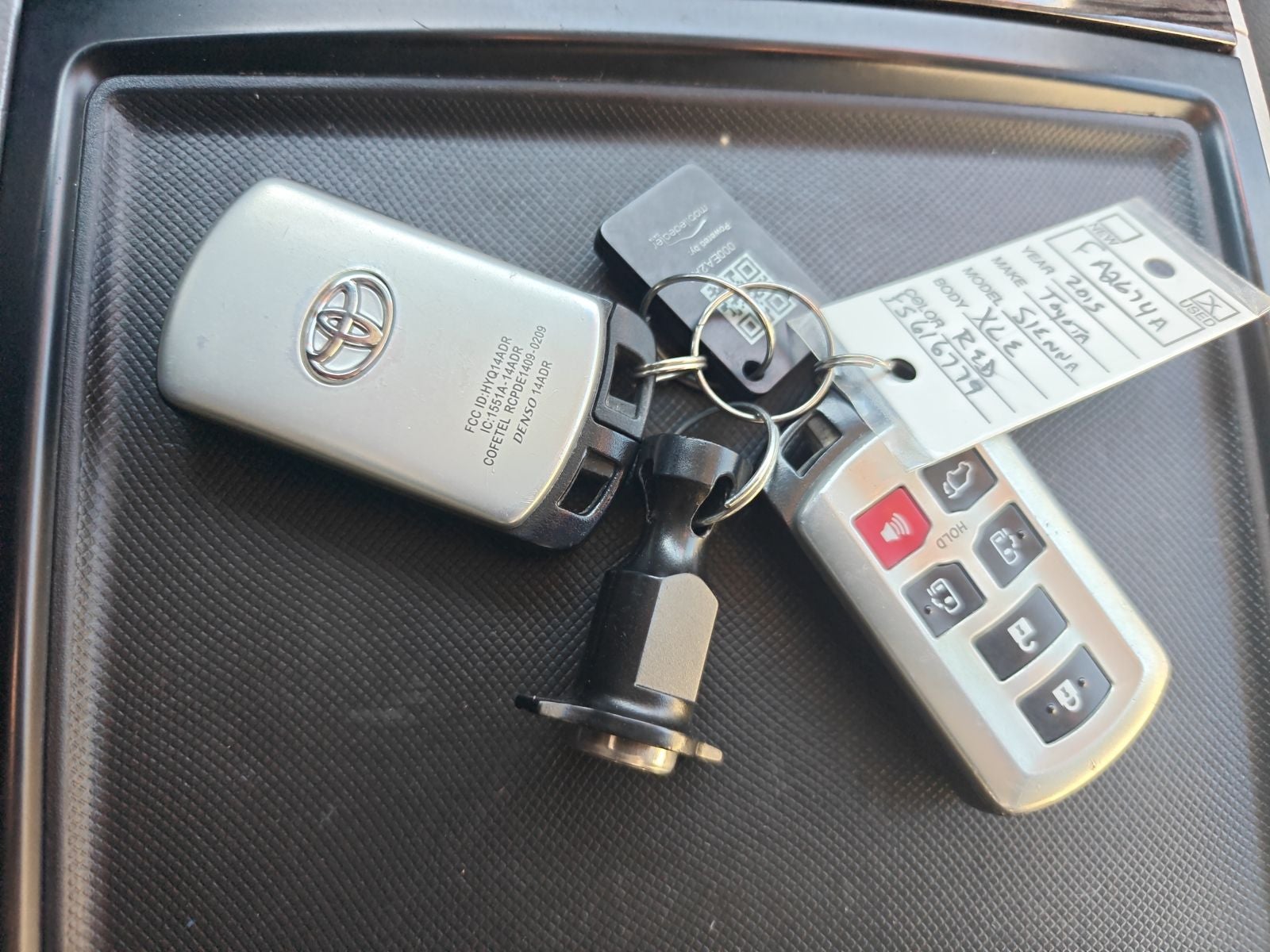 2015 Toyota Sienna XLE 8 Passenger