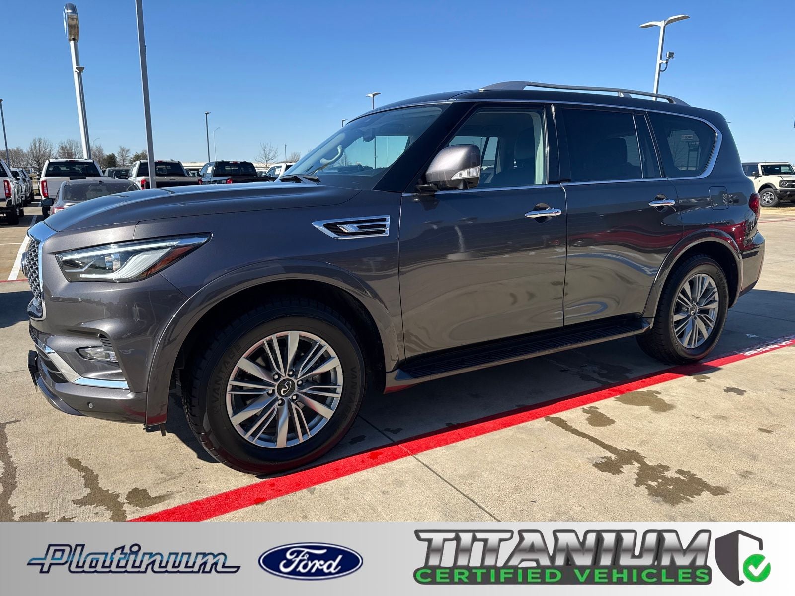 2024 INFINITI QX80 LUXE