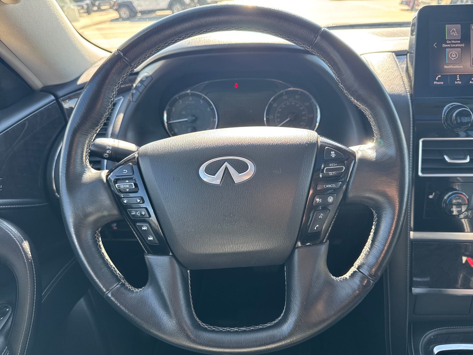 2024 INFINITI QX80 LUXE