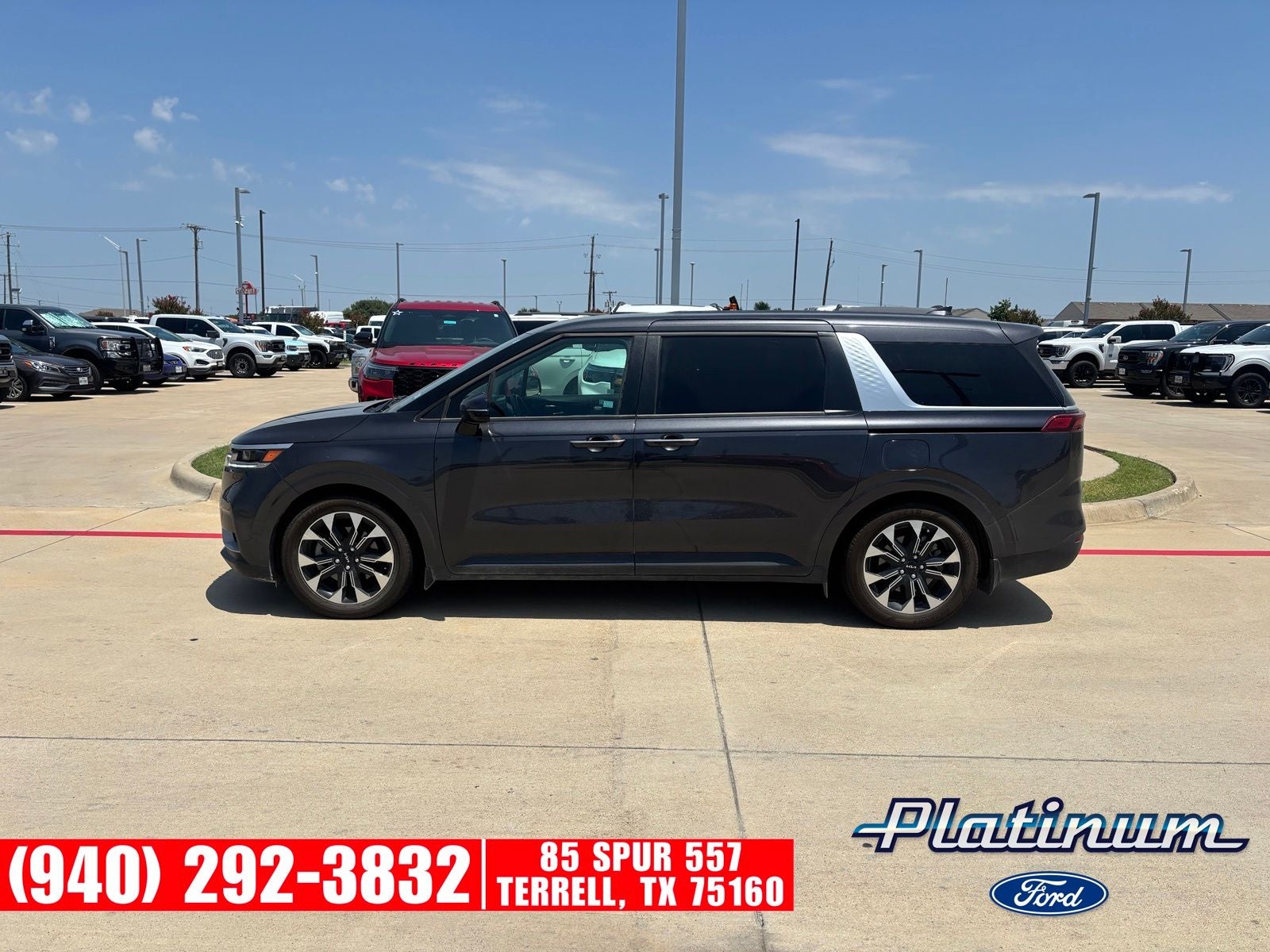2024 Kia Carnival EX