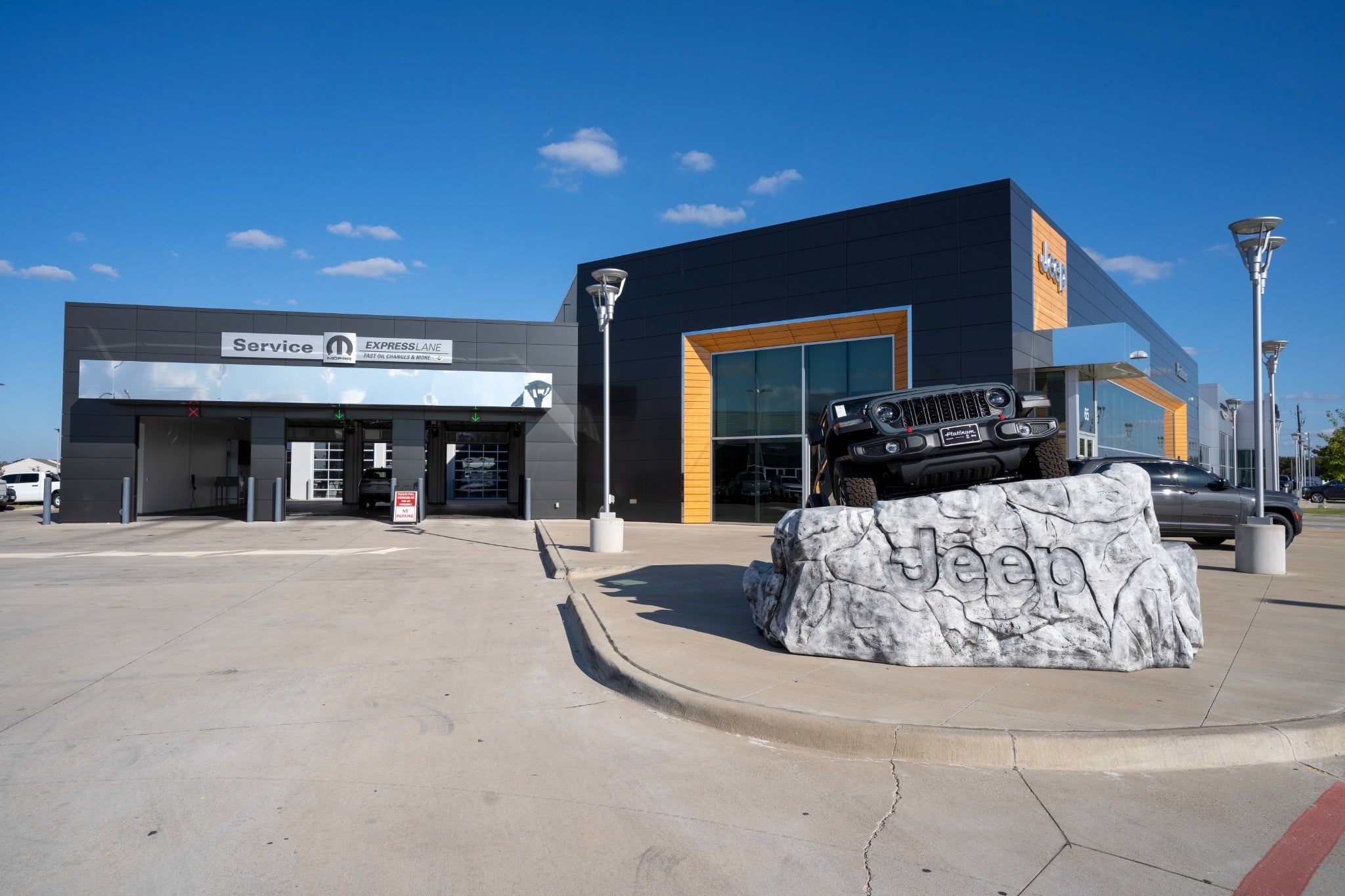 Platinum CDJR Service in Terrell, TX
